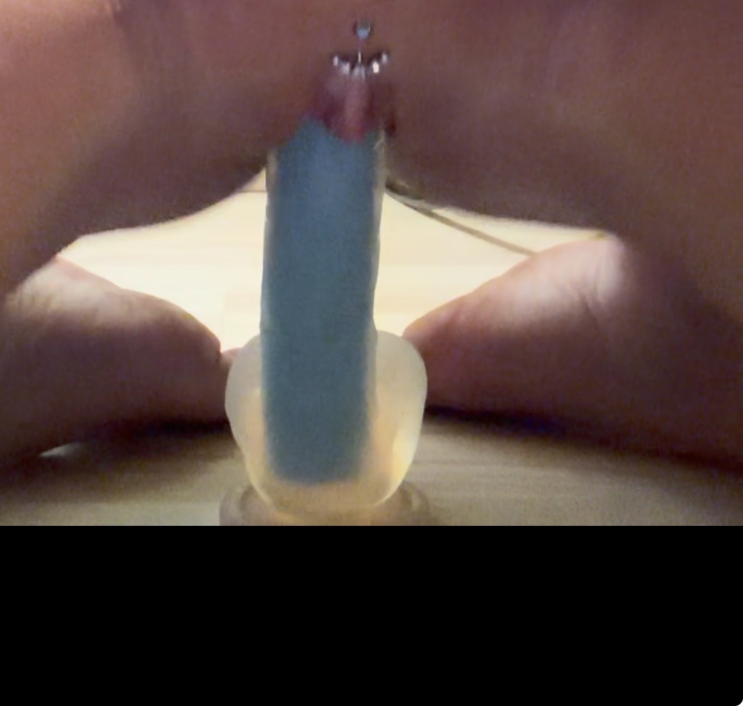 Frække videoer hvor jeg ridder min kæmpe dildo 💦❤️